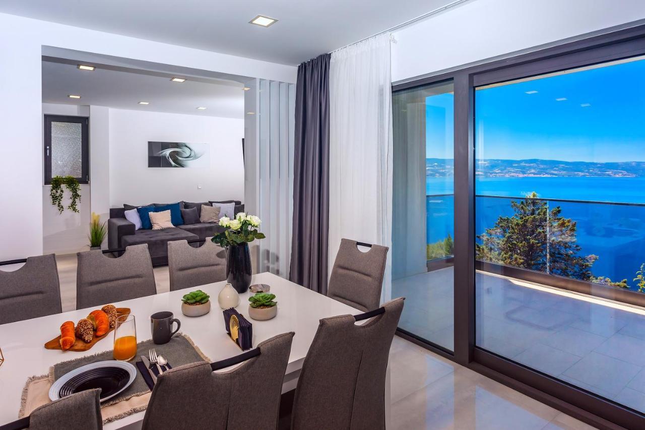 Villa Belvedere With Heated Pool, Billiards, Media Room, Sea Views,10 Pax Omiš Eksteriør billede