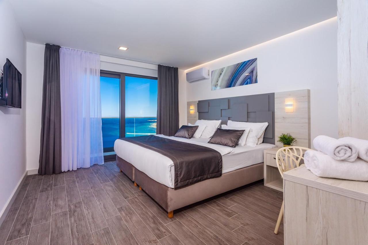 Villa Belvedere With Heated Pool, Billiards, Media Room, Sea Views,10 Pax Omiš Eksteriør billede