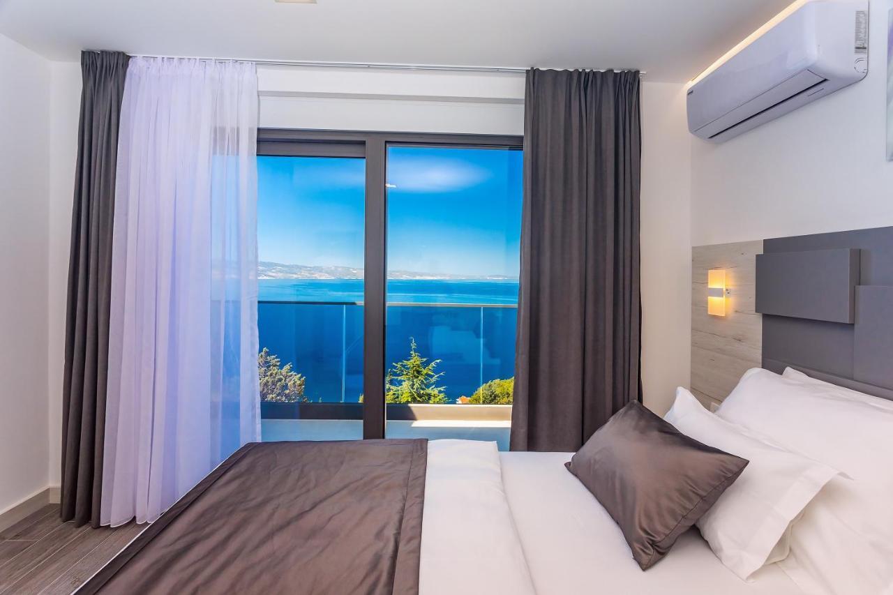 Villa Belvedere With Heated Pool, Billiards, Media Room, Sea Views,10 Pax Omiš Eksteriør billede